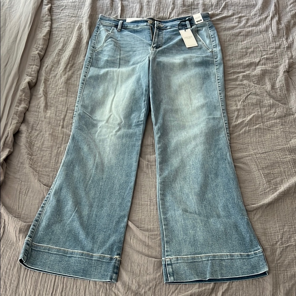 Blue Flare Wide Leg Jeans with Vintage Wash